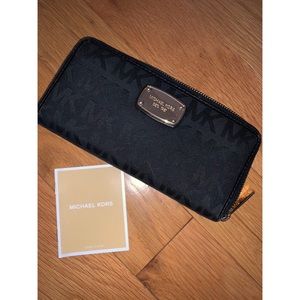 Michael Kors zip around wallet black